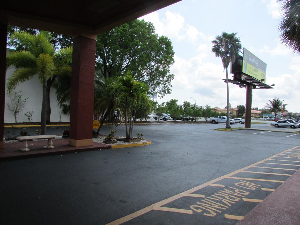 Howard Johnson By Wyndham Ft. Myers Fl Fort Myers Luaran gambar